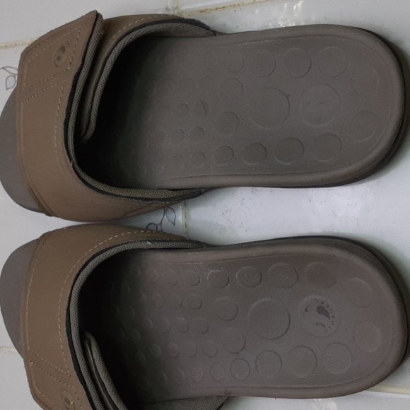 Vionic Orthoheel Slides Size 7 - Picture 3 of 5